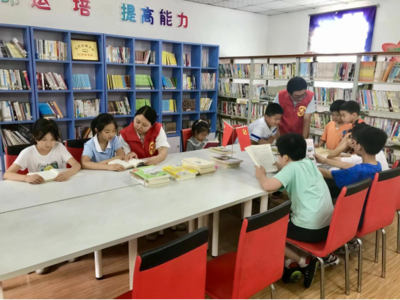 圖書館里有'涼方'，暑期掀起讀書'熱'——炮營山社區(qū)教育圖書引領(lǐng)夏日閱讀新風(fēng)尚